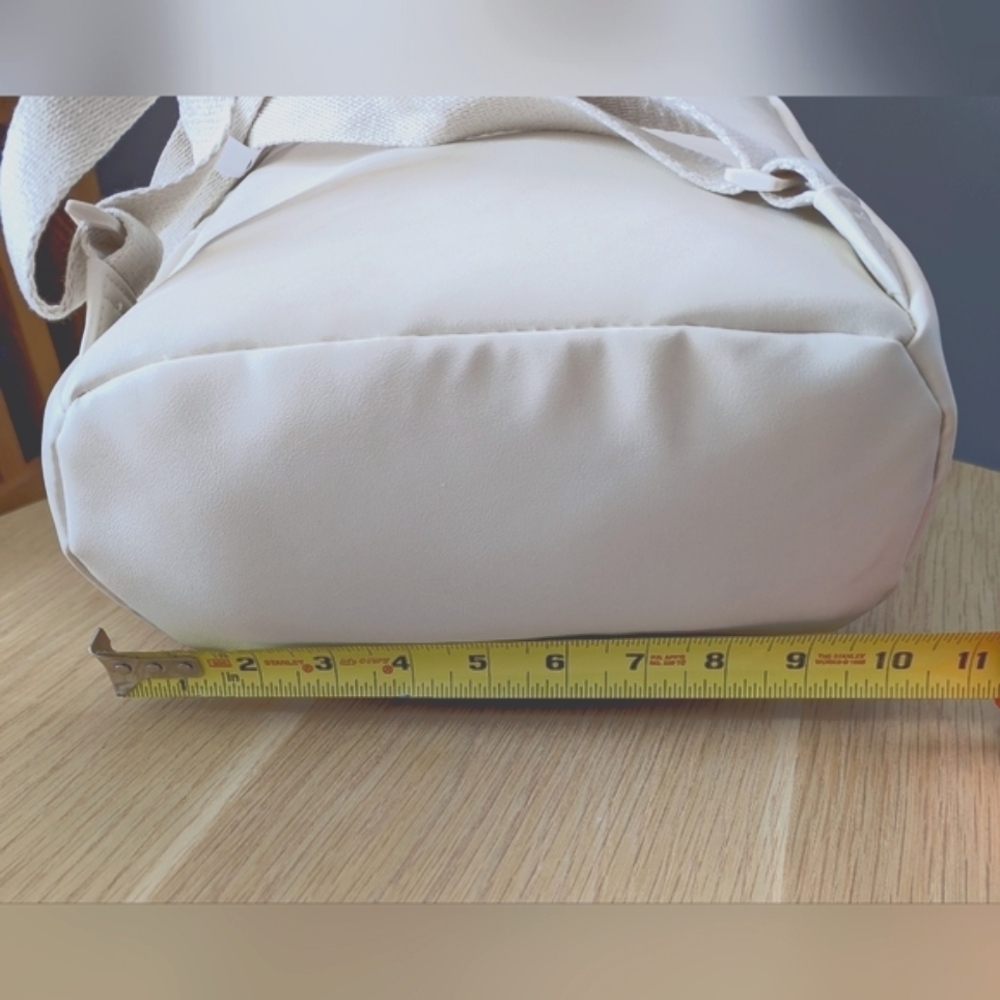 BNWT Peanuts Snoopy Knapsack/Backpack/Bag - Picture 10 of 16